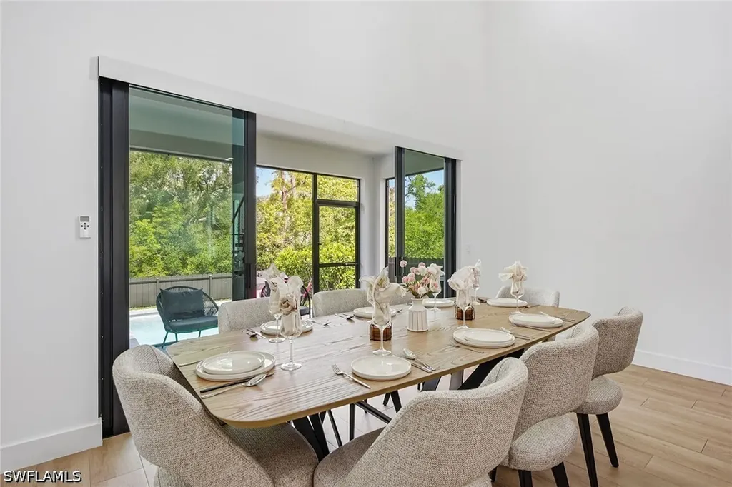 3384 Canal Street Naples FL 34112