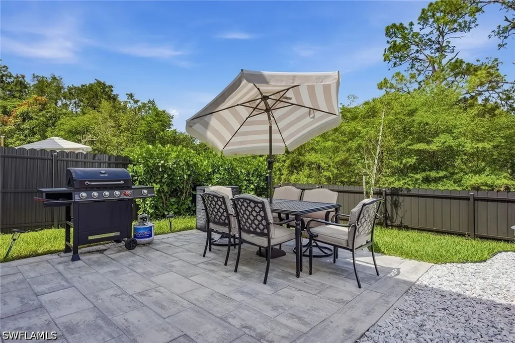 3384 Canal Street Naples FL 34112