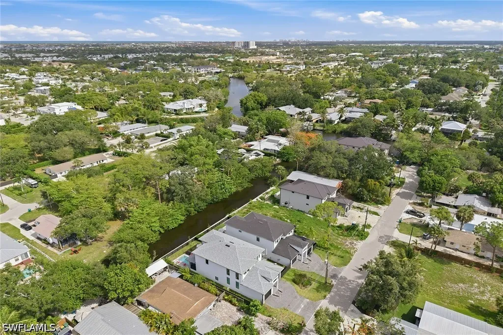3384 Canal Street Naples FL 34112