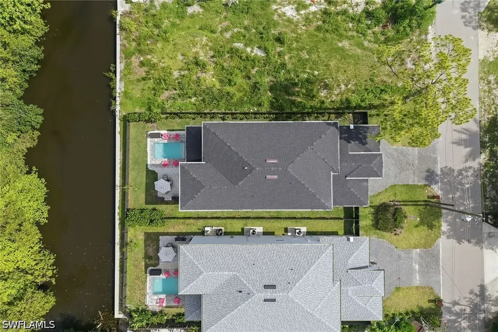 3384 Canal Street Naples FL 34112