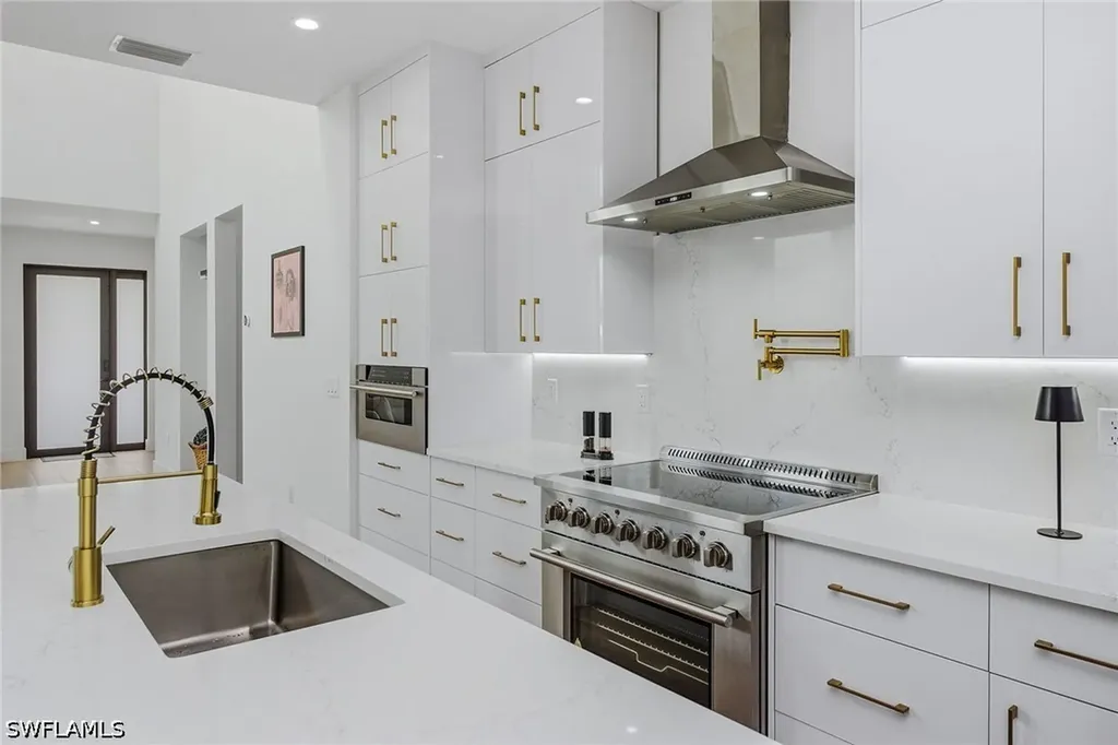 3384 Canal Street Naples FL 34112
