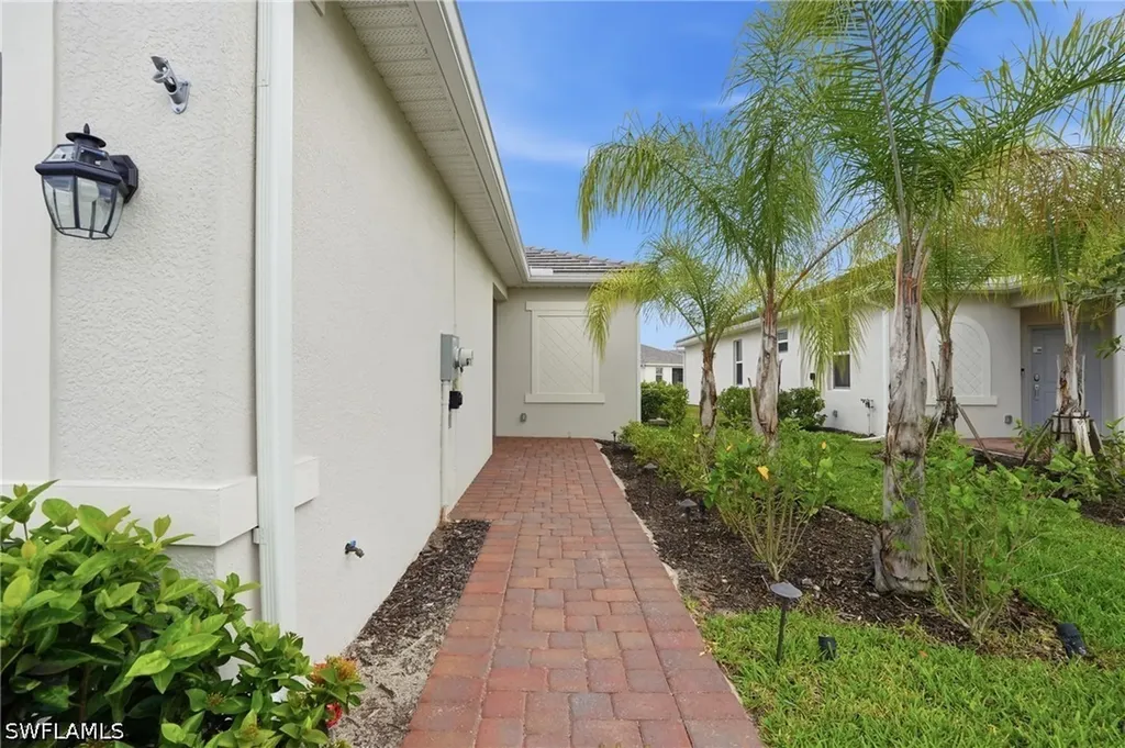 2215 Dragonfruit Way Naples FL 34120