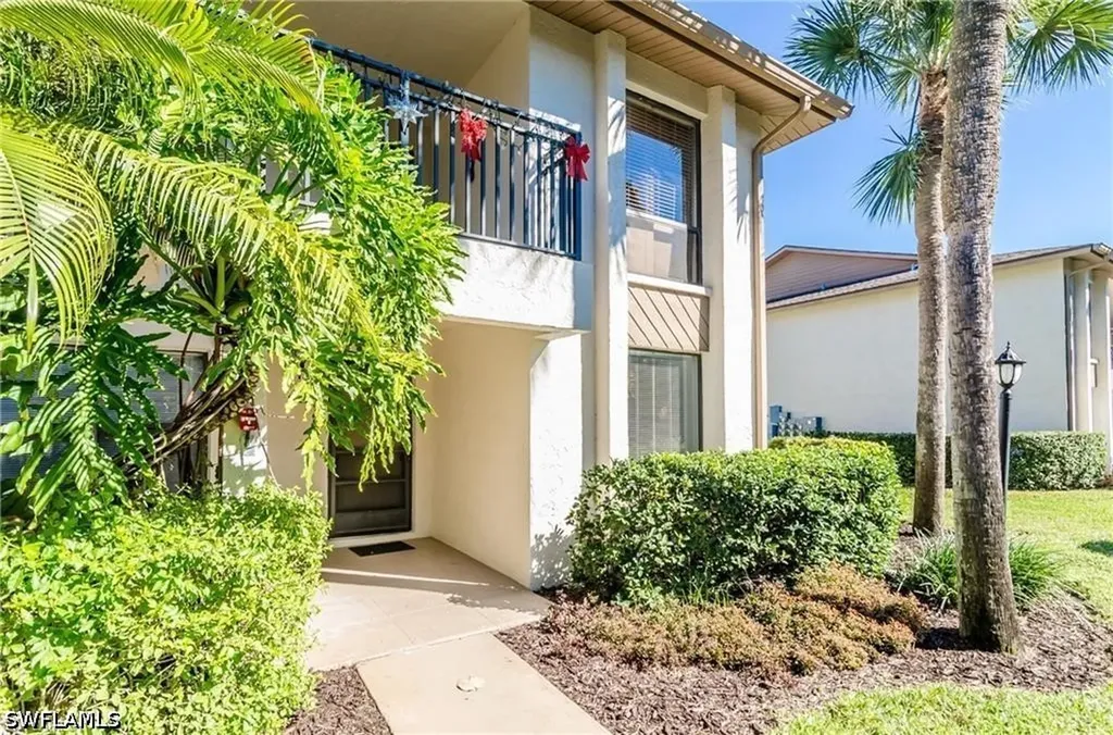 1220 Commonwealth Circle Naples FL 34116