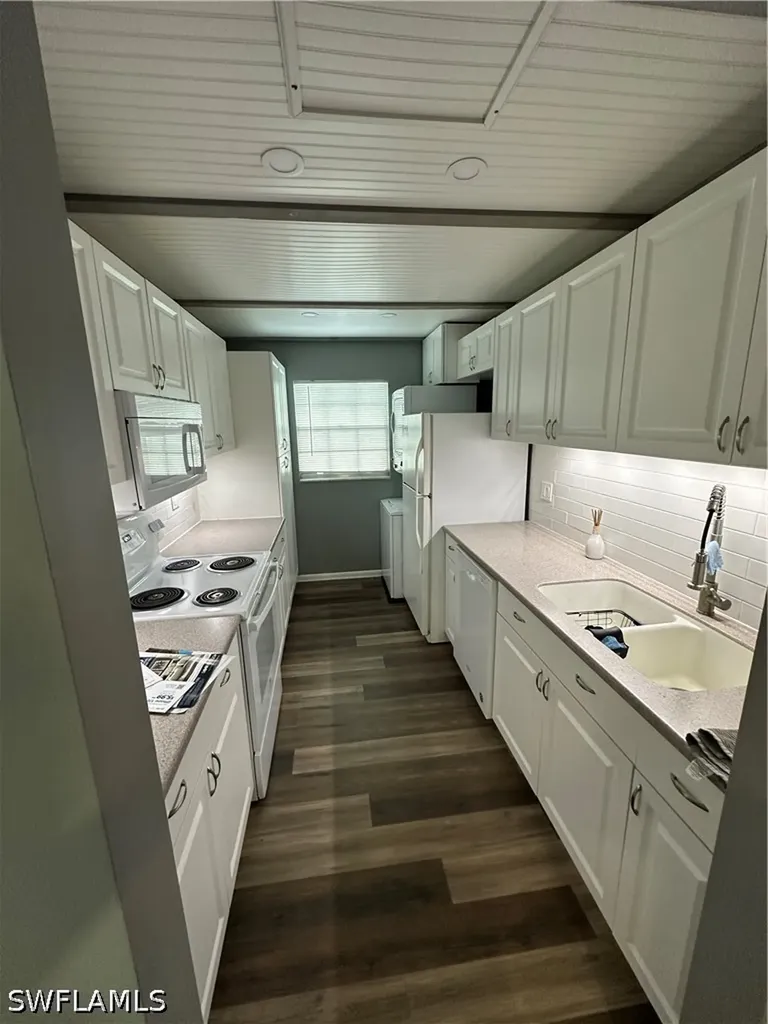 4900 Bicayne Naples FL 34112