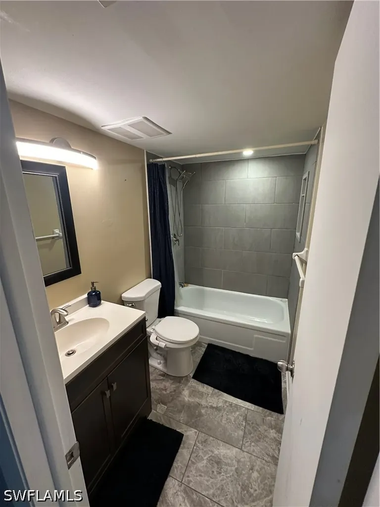 4900 Bicayne Naples FL 34112