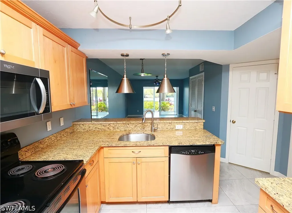 1305 Mainsail Drive Naples FL 34114