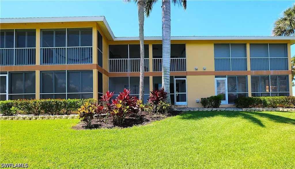 1305 Mainsail Drive Naples FL 34114