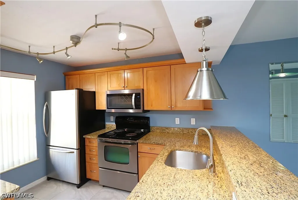 1305 Mainsail Drive Naples FL 34114