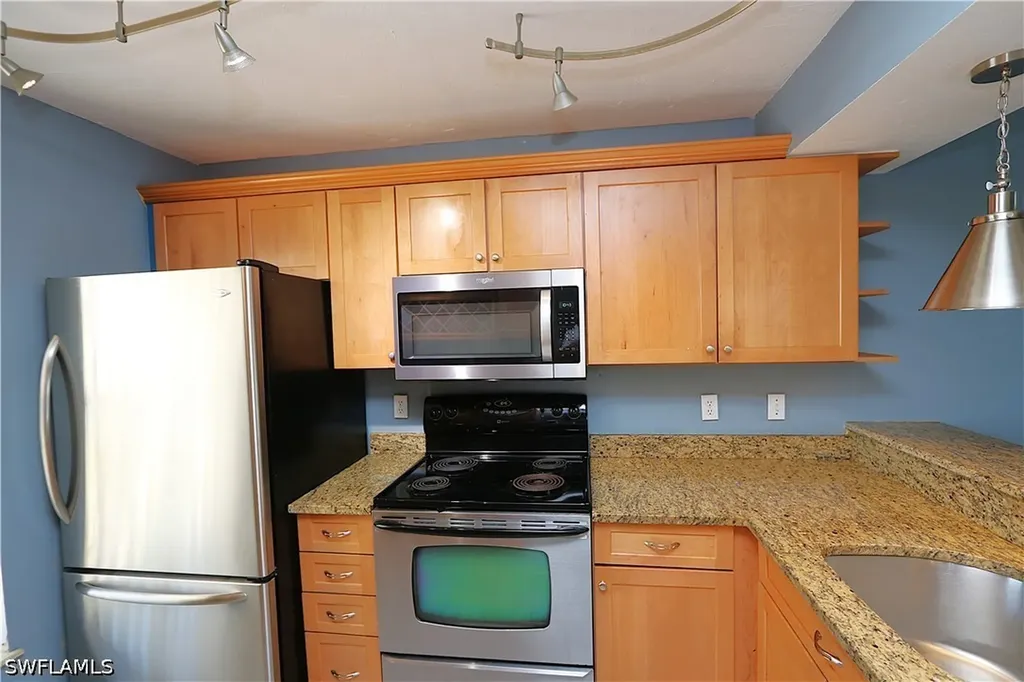 1305 Mainsail Drive Naples FL 34114