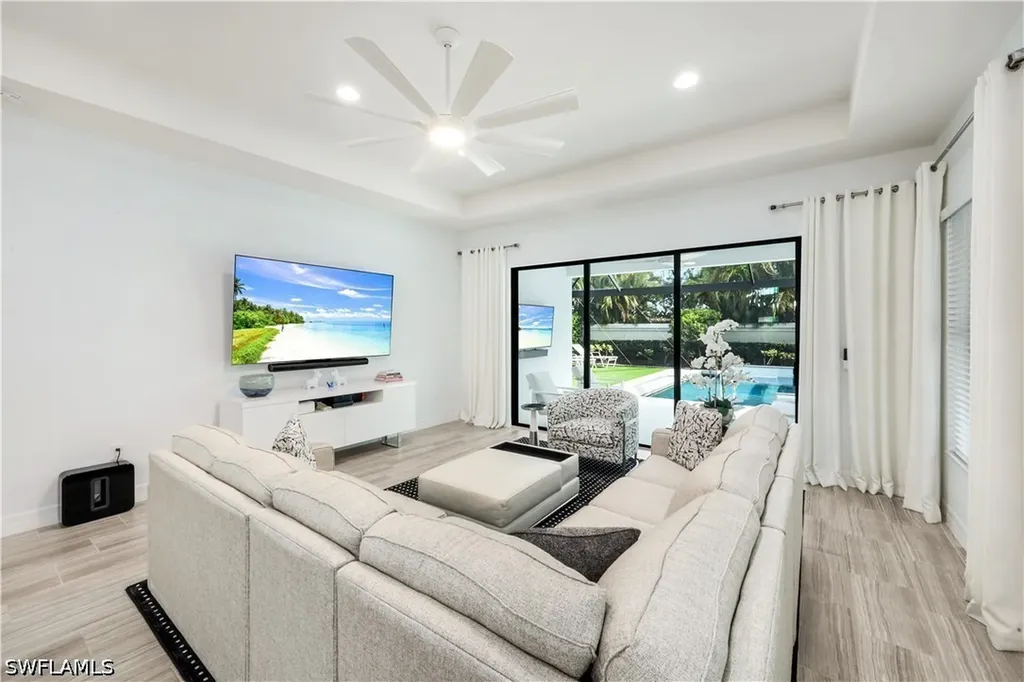 13836 Luna Drive Naples FL 34109