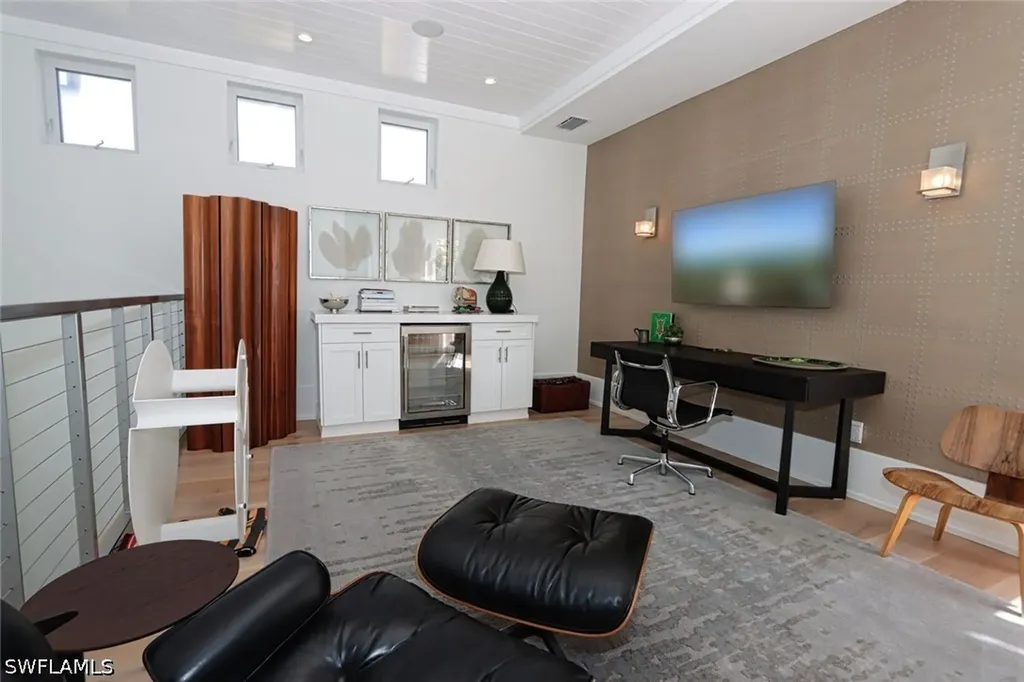 675 2nd Street S Naples FL 34102