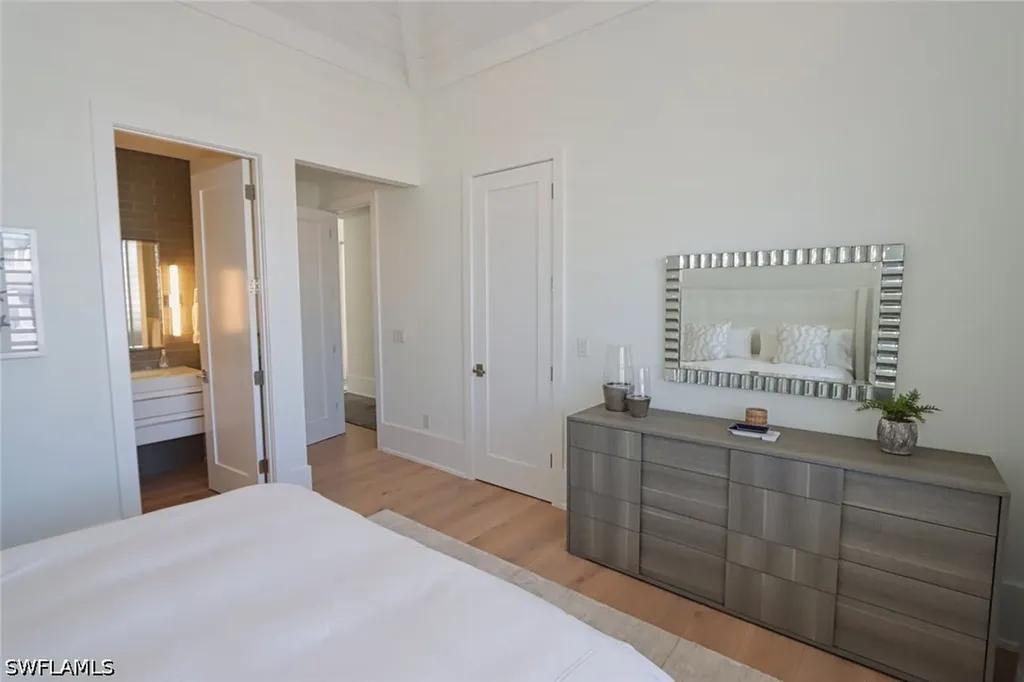 675 2nd Street S Naples FL 34102