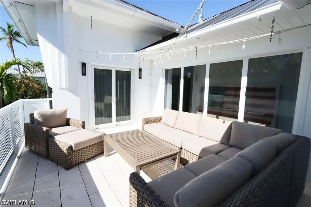 675 2nd Street S Naples FL 34102