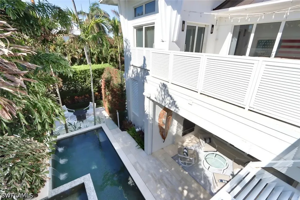 675 2nd Street S Naples FL 34102
