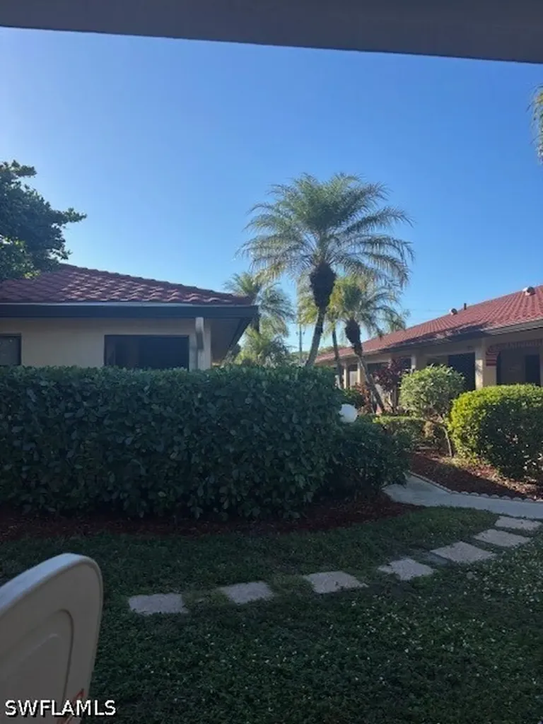 2093 Pine Isle Lane Naples FL 34112
