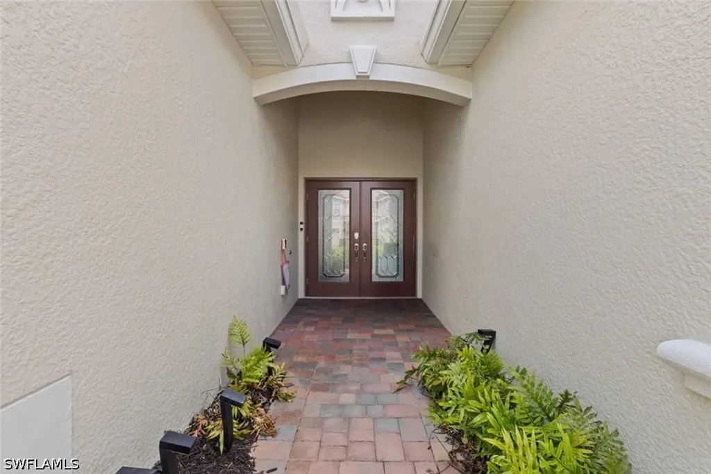 2290 Vermont Lane Naples FL 34120