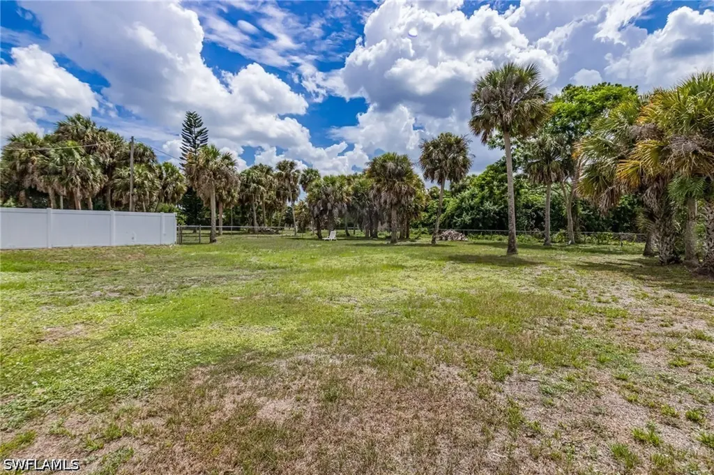 417 Roosevelt Avenue Lehigh Acres FL 33936