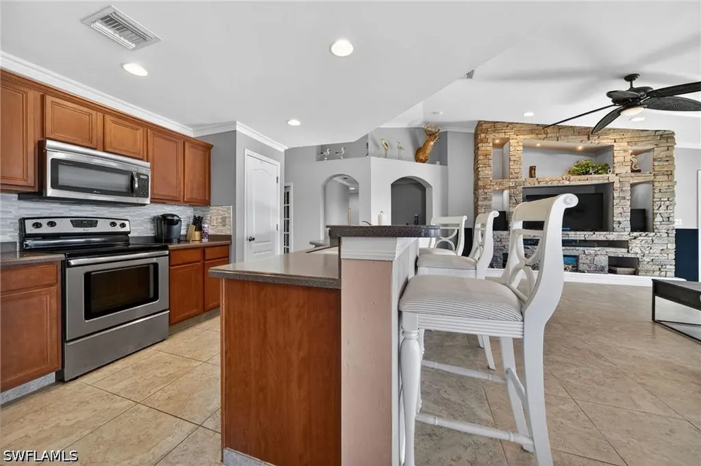 1807 NW 37th Avenue Cape Coral FL 33993