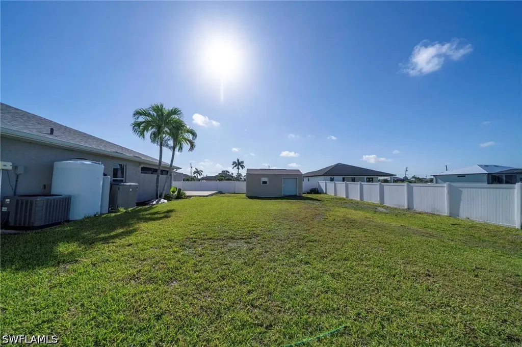 1807 NW 37th Avenue Cape Coral FL 33993