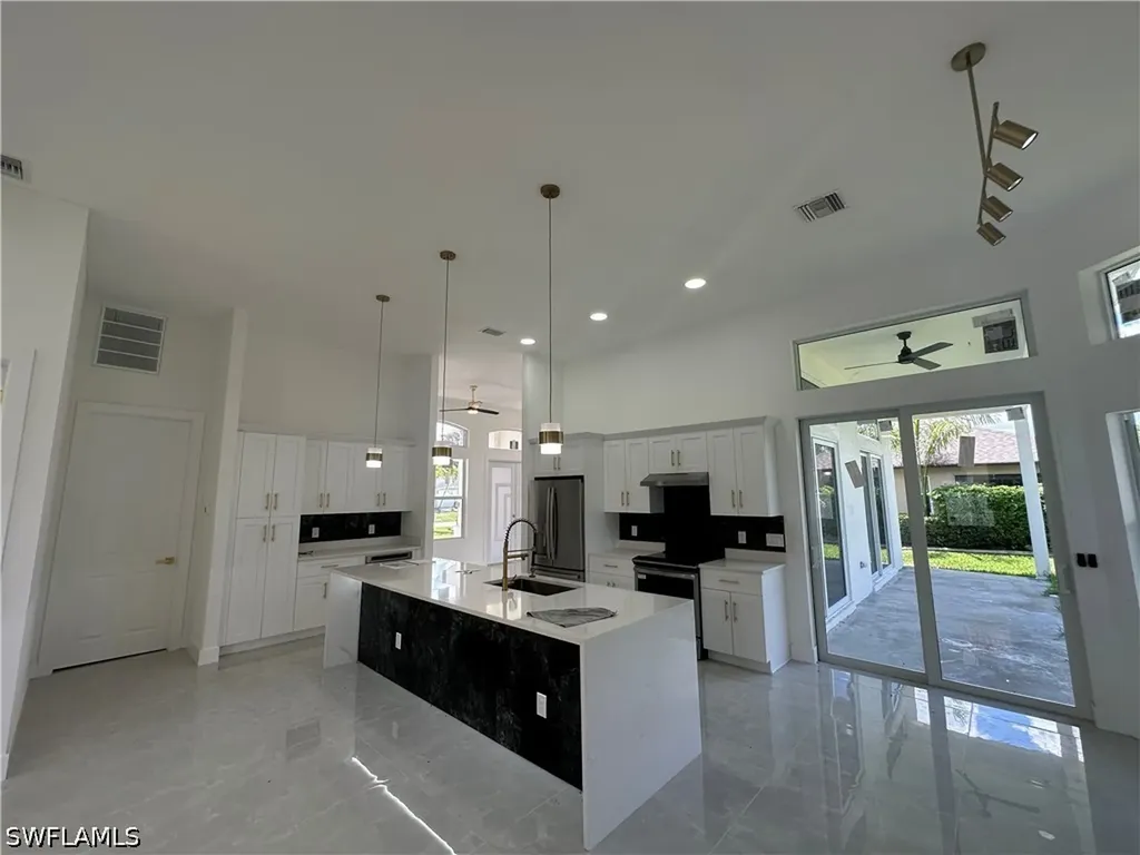 2220 SE 18th Avenue Cape Coral FL 33990