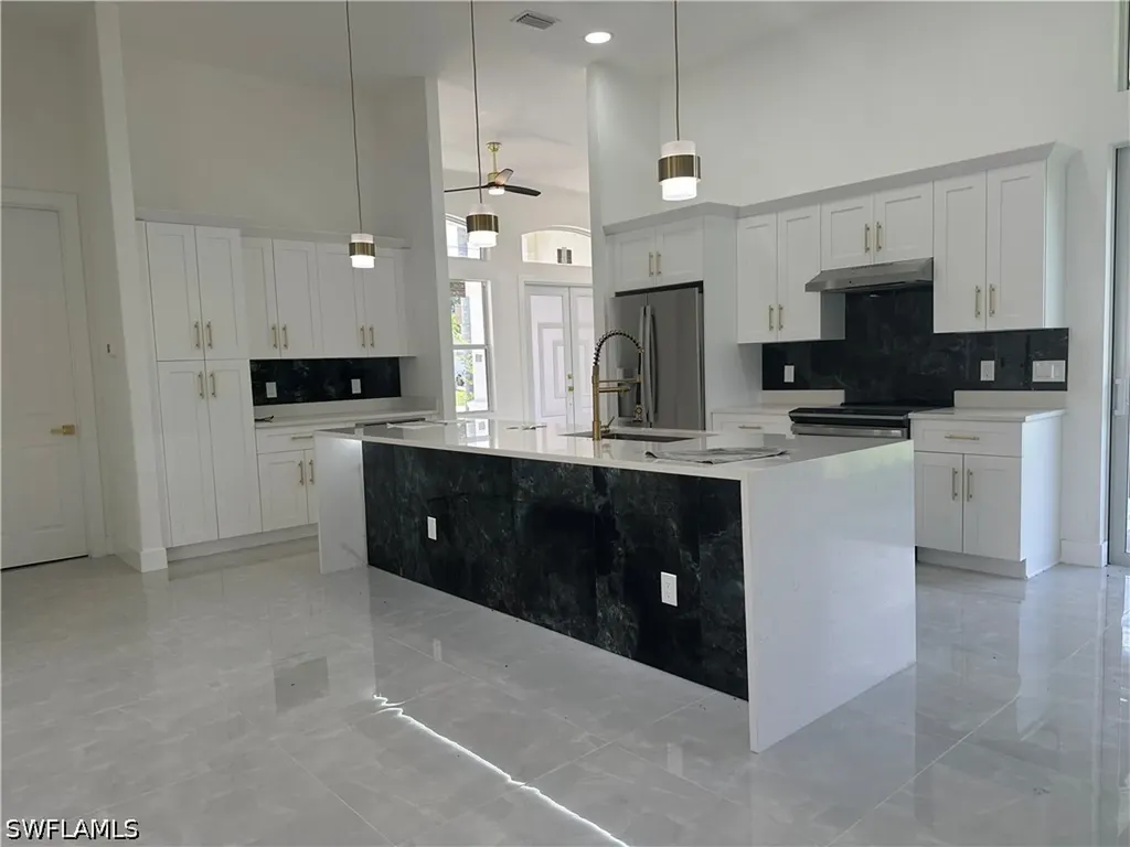 2220 SE 18th Avenue Cape Coral FL 33990