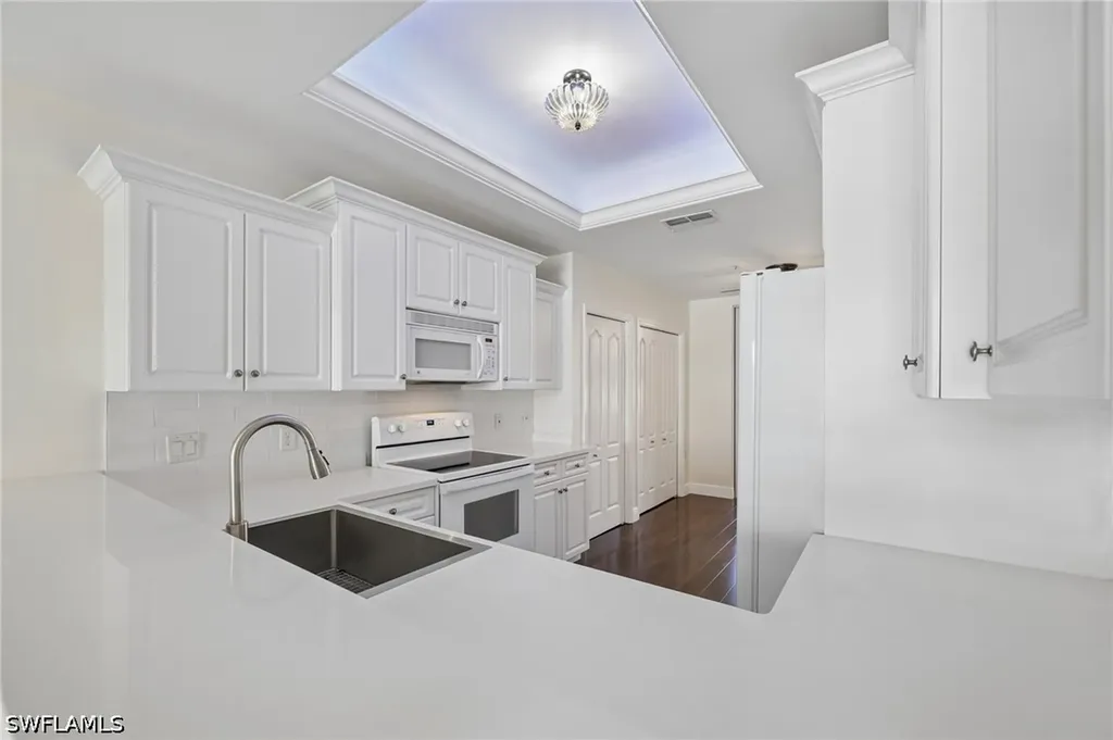 2810 Cypress Trace Circle Naples FL 34119