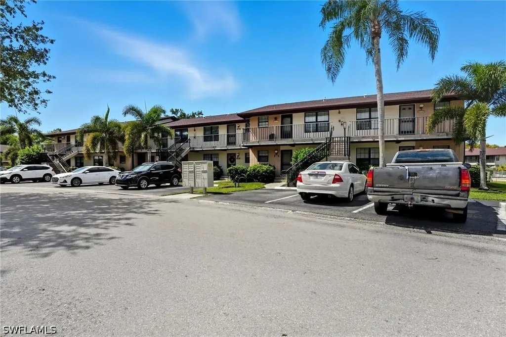 5361 Treetops Drive Naples FL 34113