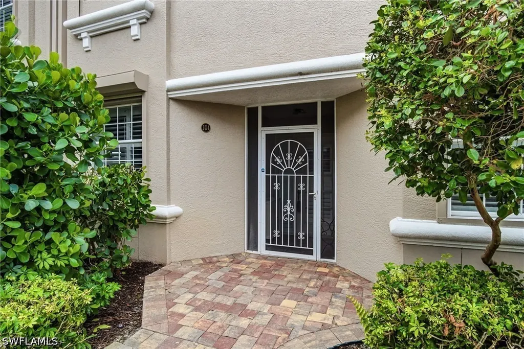 3960 Deer Crossing Court Naples FL 34114