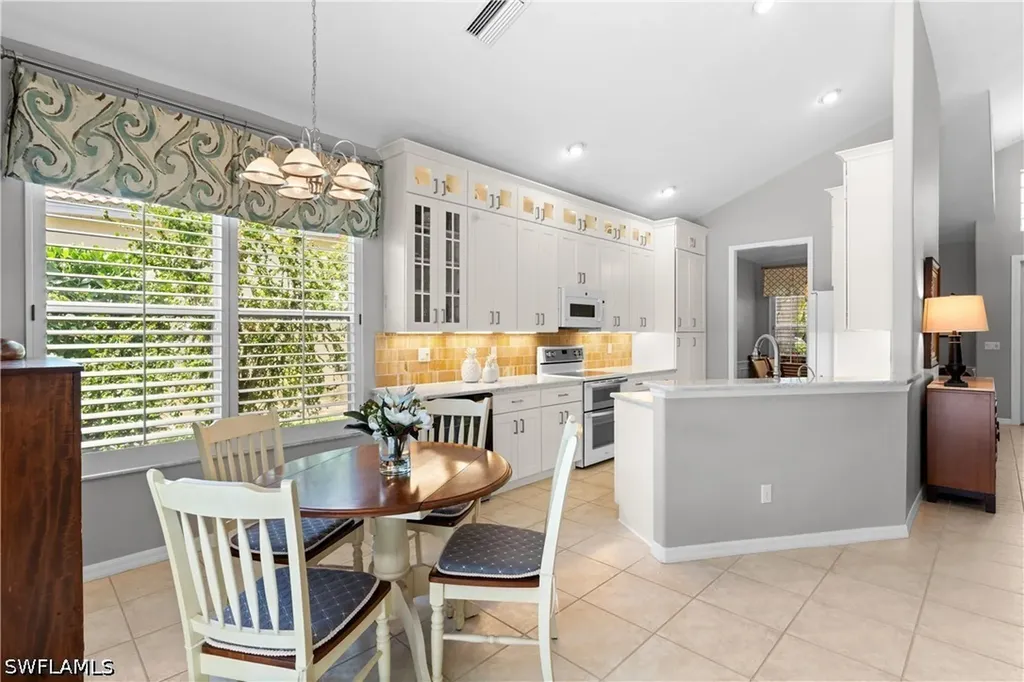 2024 Timarron Way Naples FL 34109