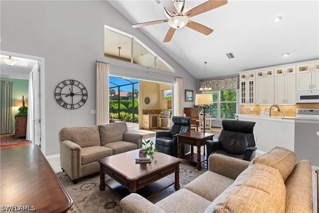 2024 Timarron Way Naples FL 34109