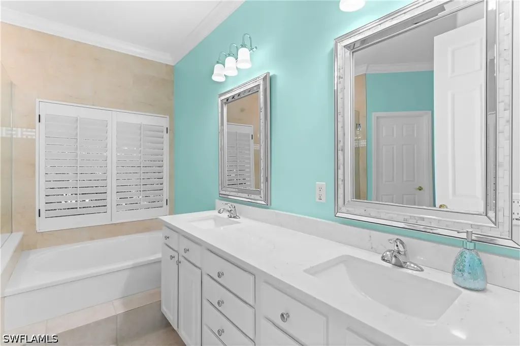 2024 Timarron Way Naples FL 34109