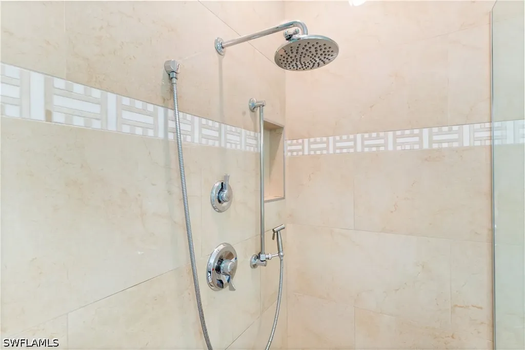 2024 Timarron Way Naples FL 34109