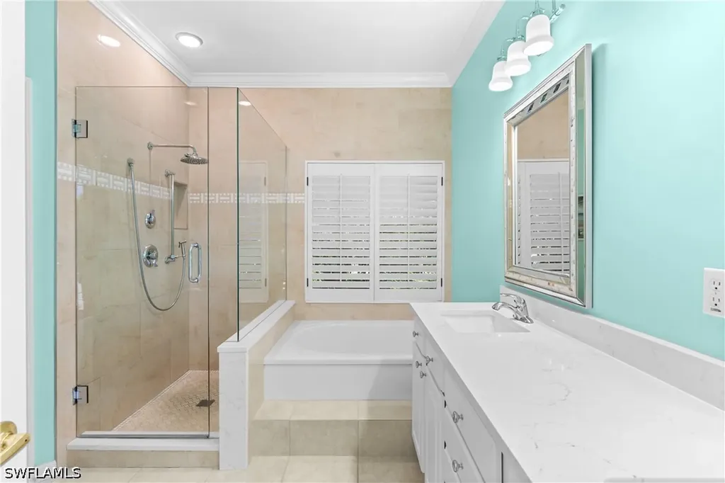2024 Timarron Way Naples FL 34109