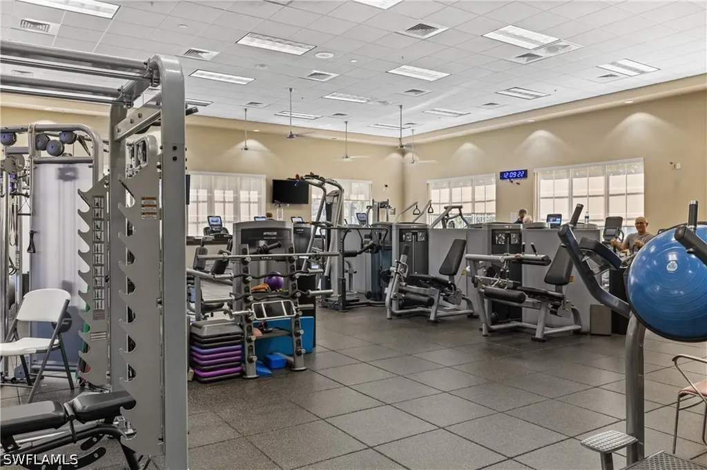 2024 Timarron Way Naples FL 34109