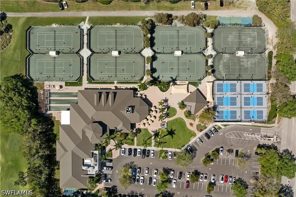 2024 Timarron Way Naples FL 34109