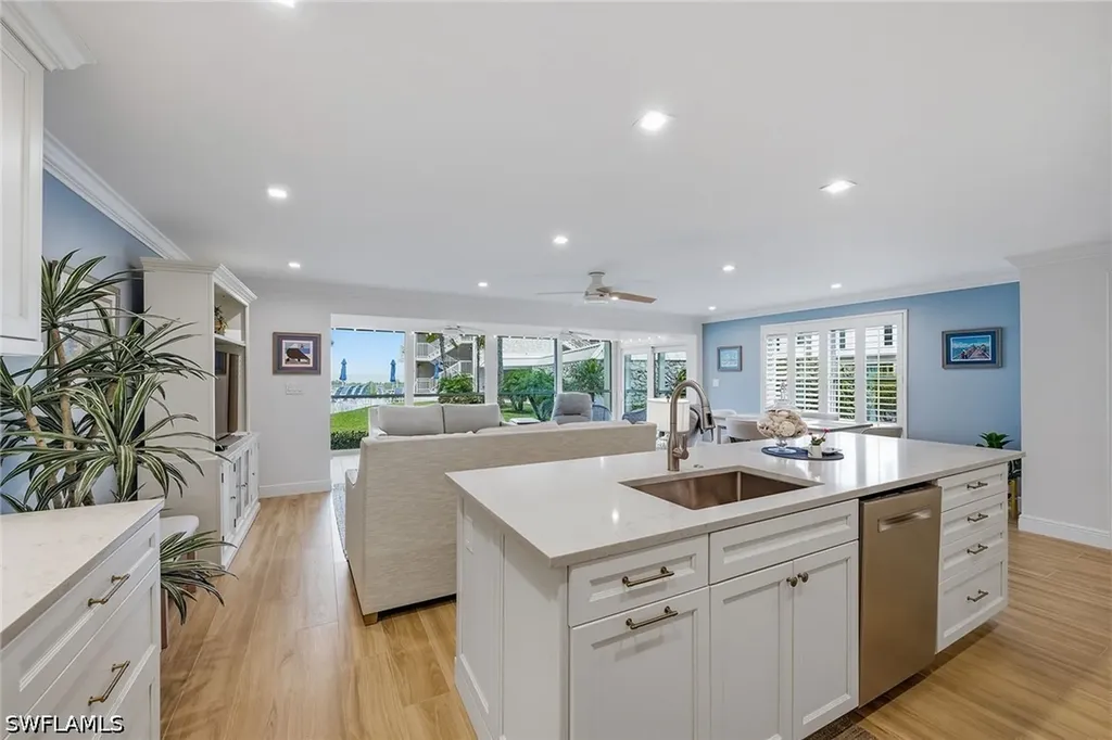 2875 Gulf Shore Boulevard N Naples FL 34103