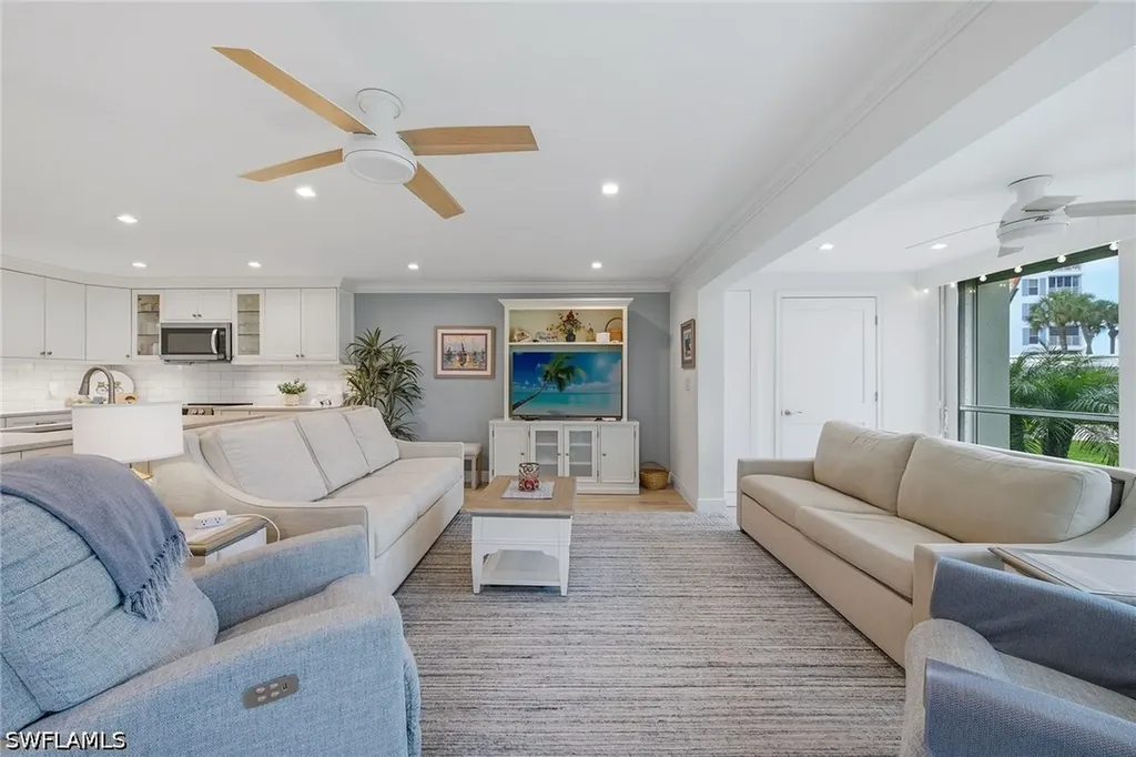 2875 Gulf Shore Boulevard N Naples FL 34103