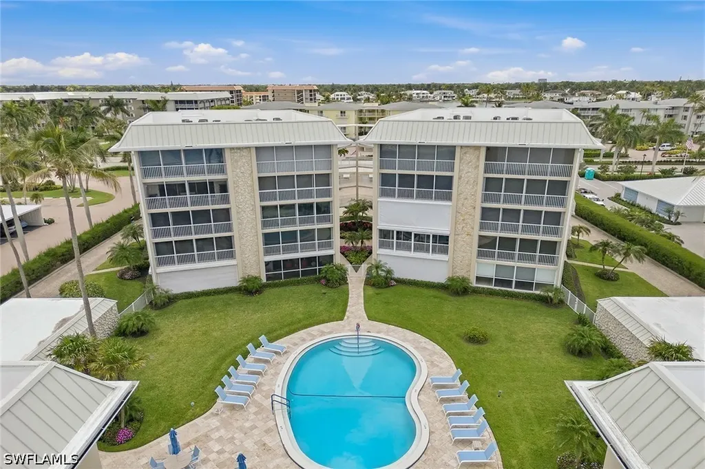 2875 Gulf Shore Boulevard N Naples FL 34103