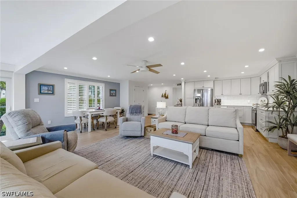 2875 Gulf Shore Boulevard N Naples FL 34103