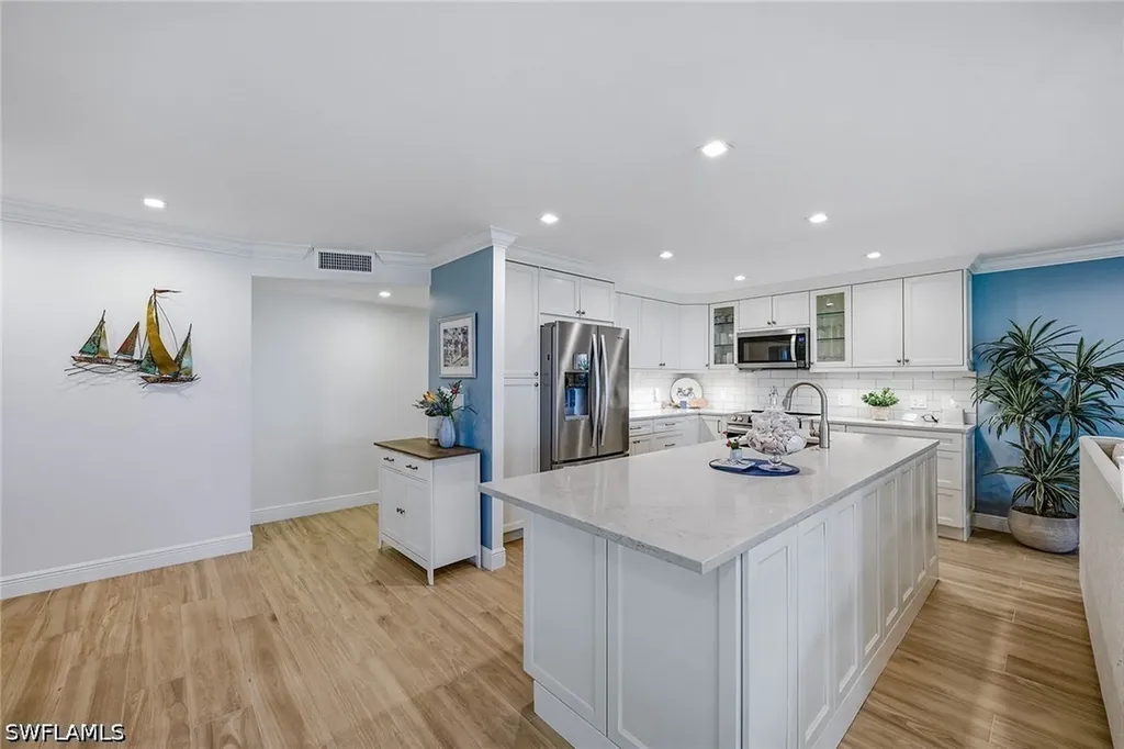 2875 Gulf Shore Boulevard N Naples FL 34103