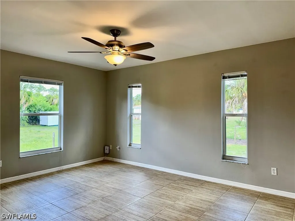 6016 Lindbrook Avenue Fort Myers FL 33905