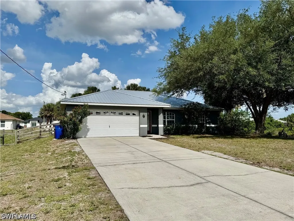 6016 Lindbrook Avenue Fort Myers FL 33905