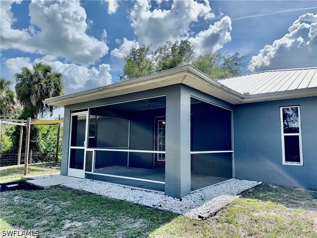 6016 Lindbrook Avenue Fort Myers FL 33905
