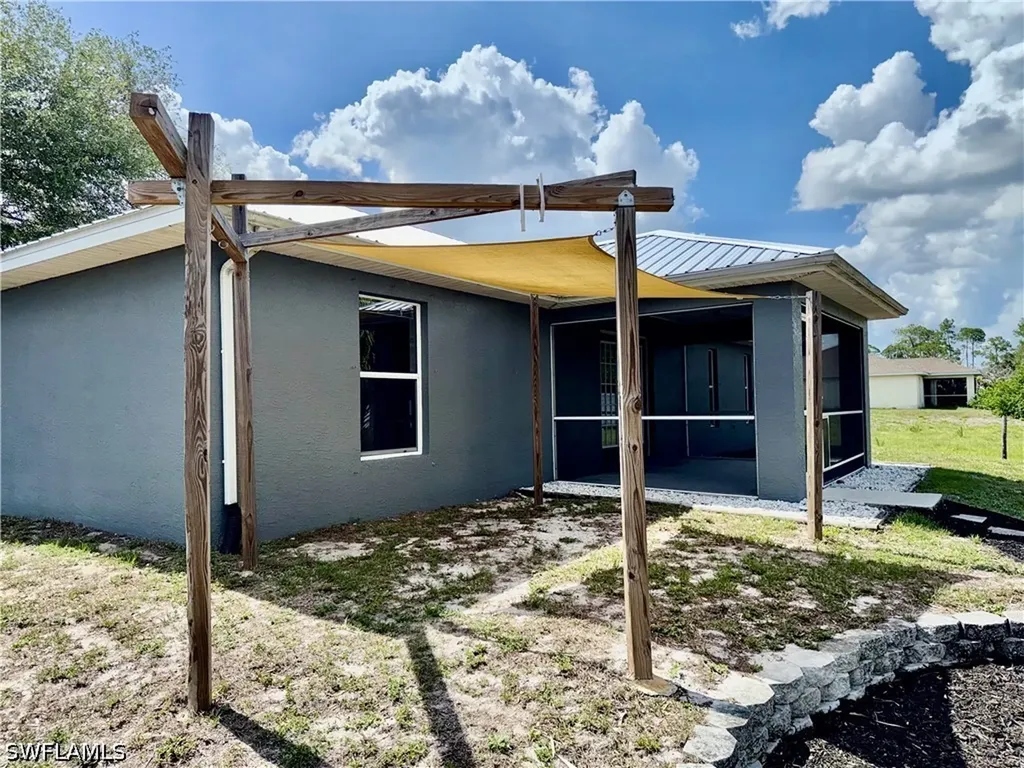 6016 Lindbrook Avenue Fort Myers FL 33905