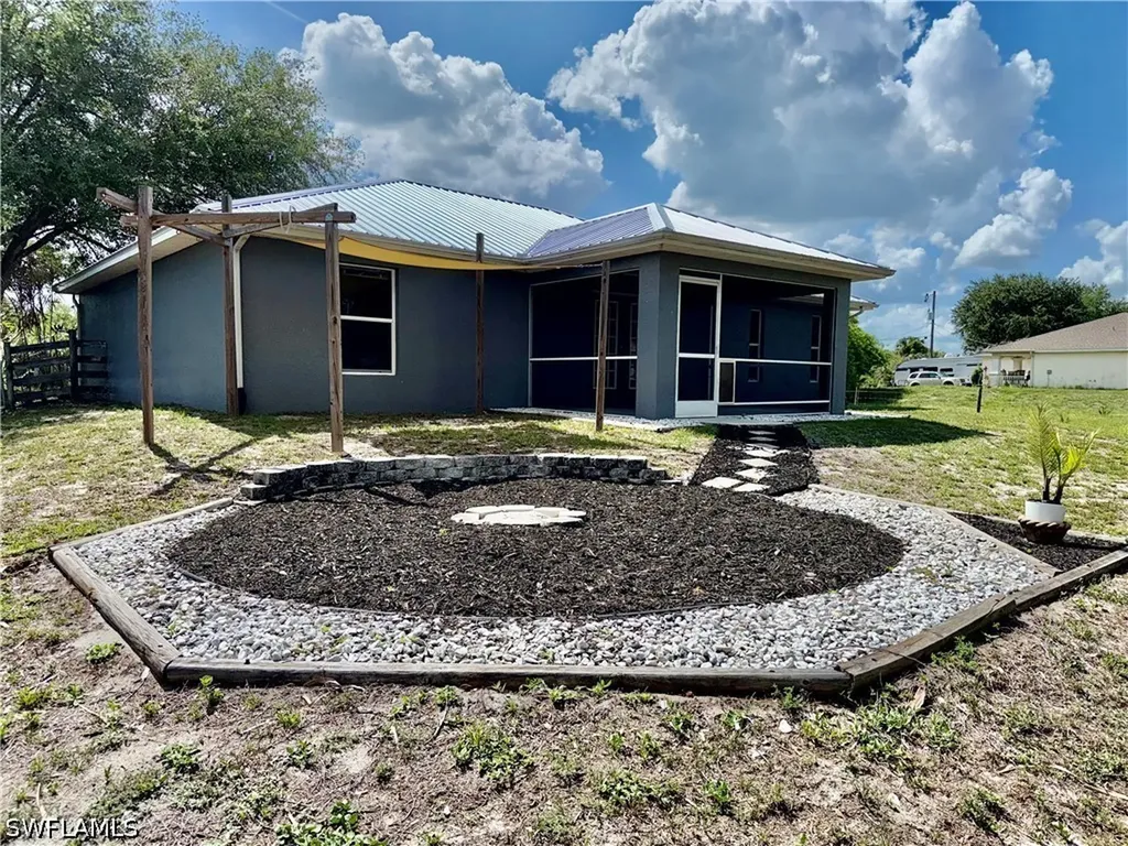 6016 Lindbrook Avenue Fort Myers FL 33905