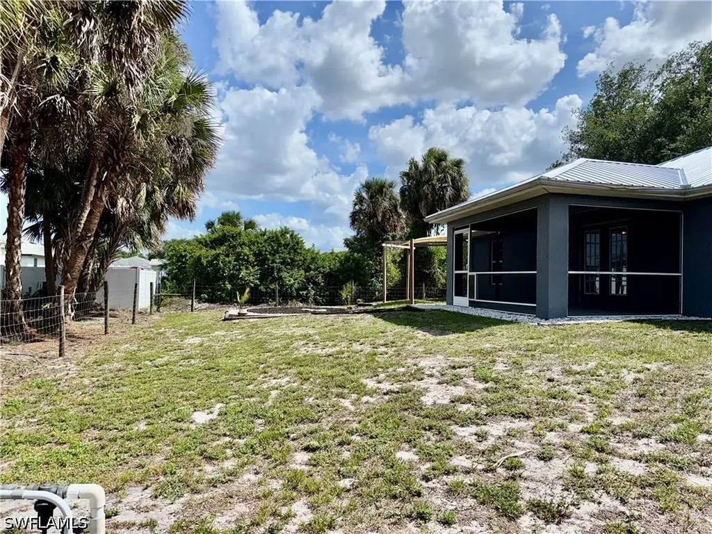 6016 Lindbrook Avenue Fort Myers FL 33905