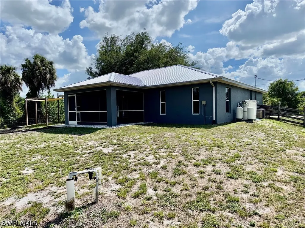 6016 Lindbrook Avenue Fort Myers FL 33905