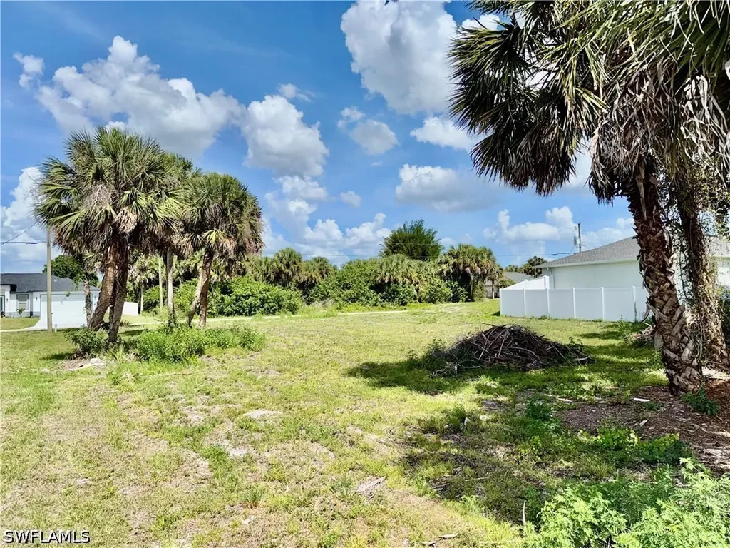 6016 Lindbrook Avenue Fort Myers FL 33905