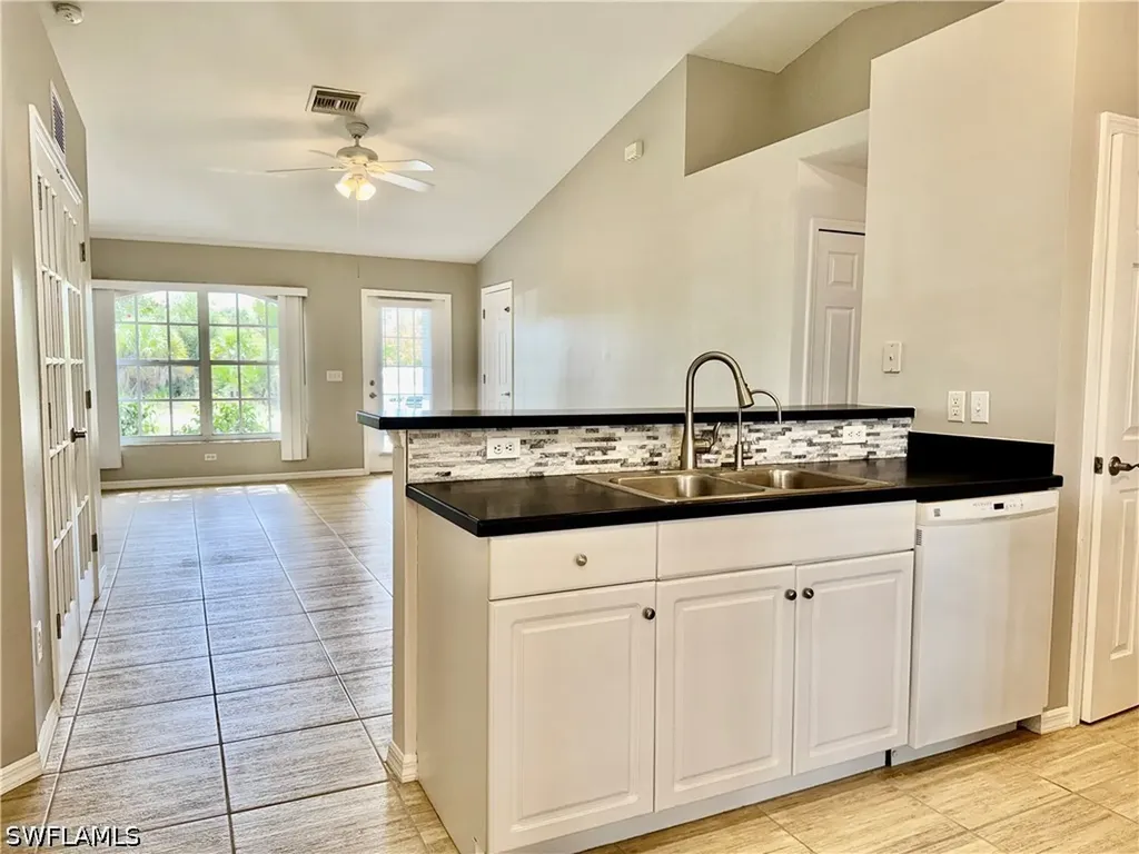 6016 Lindbrook Avenue Fort Myers FL 33905