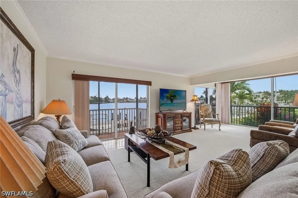 Naples FL, 3000 Gulf Shore Boulevard N, Unit 101